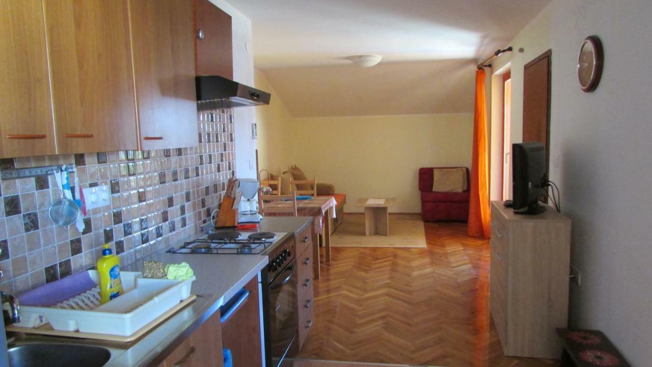 Apartmani Petunia Fažana Buitenkant foto
