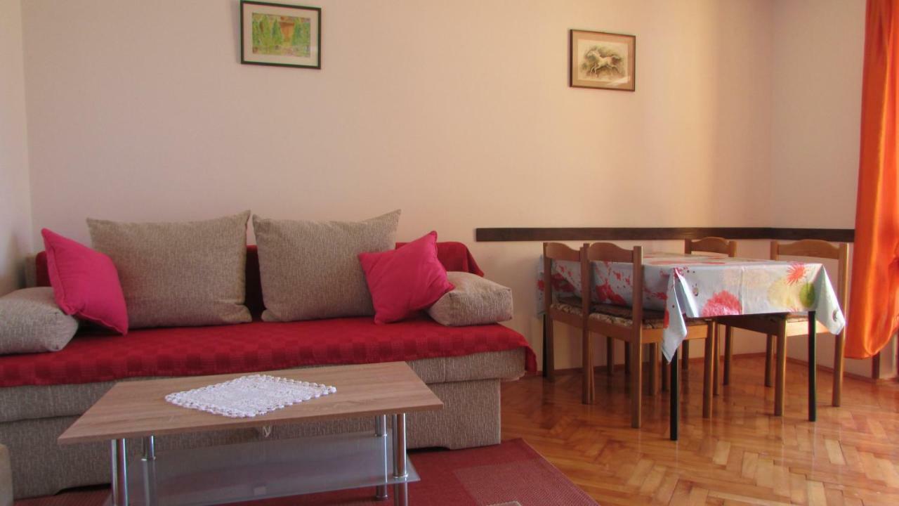 Apartmani Petunia Fažana Buitenkant foto
